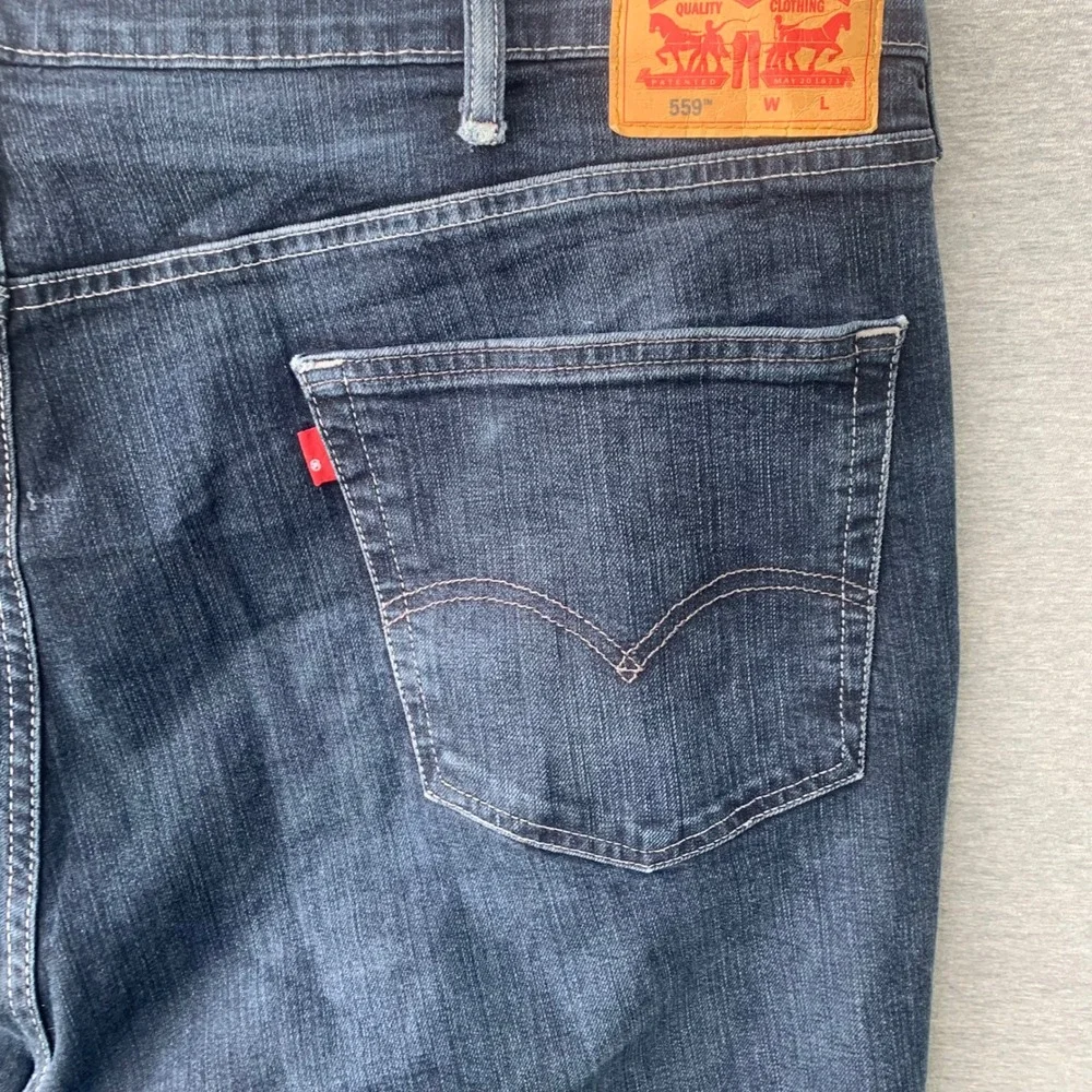 Levis 559 Relaxed Straight Jeans Mens 46x30 Dark Wash Blue Denim